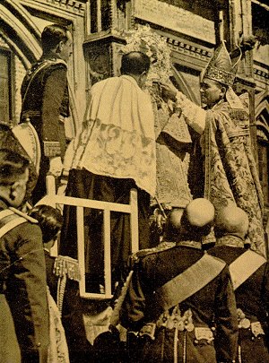 Coronación de la Virgen de Guadalupe como Reina de la Hispanidad por Alfonso XIII